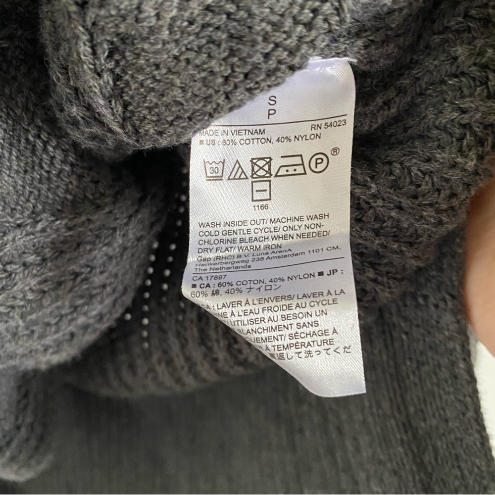 Banana Republic Women's Gray Cable Knit Sweater Size Small - Picture 3 of 6